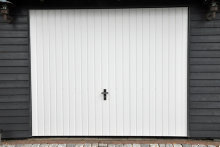 Jyde stålvippeport 238 x 199 cm hvid